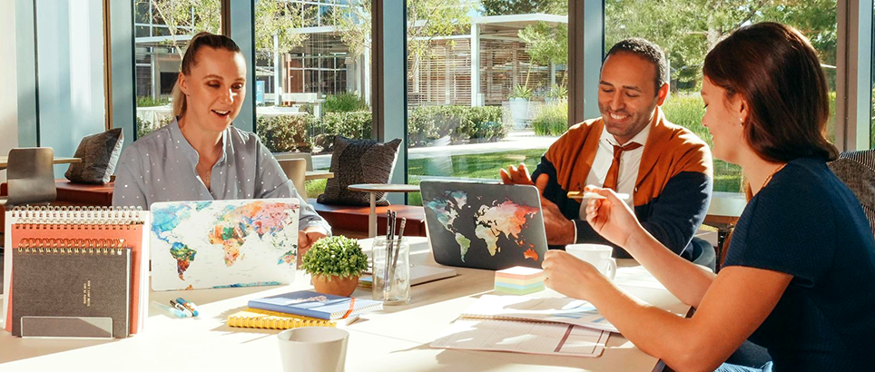 qmchashi企業軟件幫助員工與加拿大pc网页版官网互動,以提高他們的效率和成熟度.