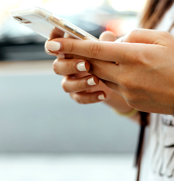 qmchashi CRM 允許你的加拿大pc网页版官网通過多種渠道與(yu) 你的服務團隊取得聯係，並為(wei) 他們(men) 提供工具，使他們(men) 更容易找到與(yu) 你聯係的方法。