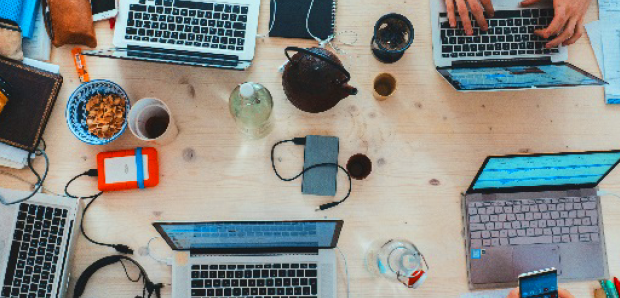 qmchashi SRM 合同管理提供項目管理工具，允許您的團隊管理合同交付項目。