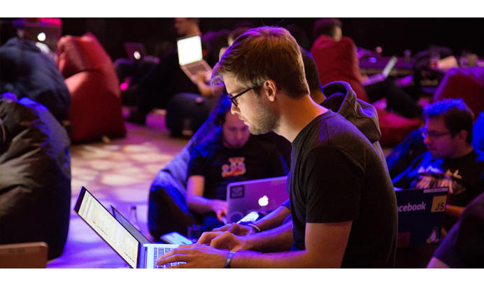 qmchashi 支持基於(yu) 資源的項目管理。