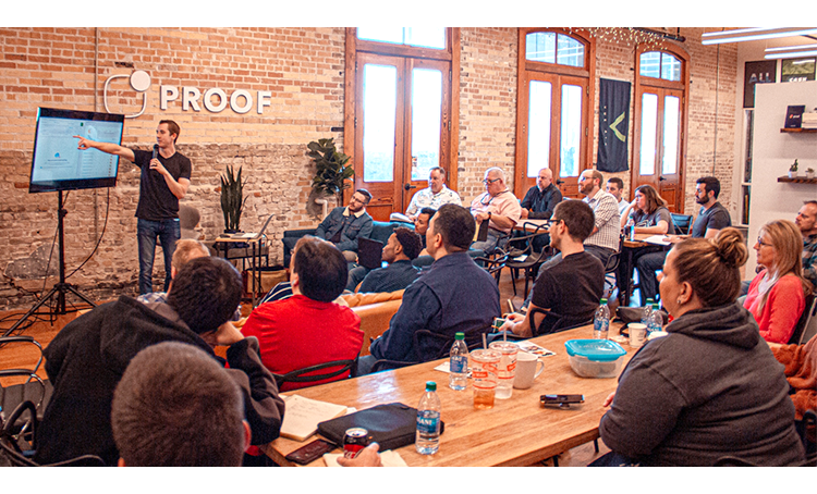 qmchashi CRM 允許你的銷售團隊與(yu) 公司加拿大pc网页版官网打交道，公司加拿大pc网页版官网在購買(mai) 過程中必須谘詢多個(ge) 利益相關(guan) 者。