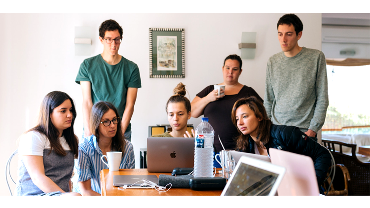 qmchashi 服務管理的變更管理功能可以確保每個(ge) 變更的所有方麵，如計劃、風險評估和跟蹤實施，都得到有效的管理。